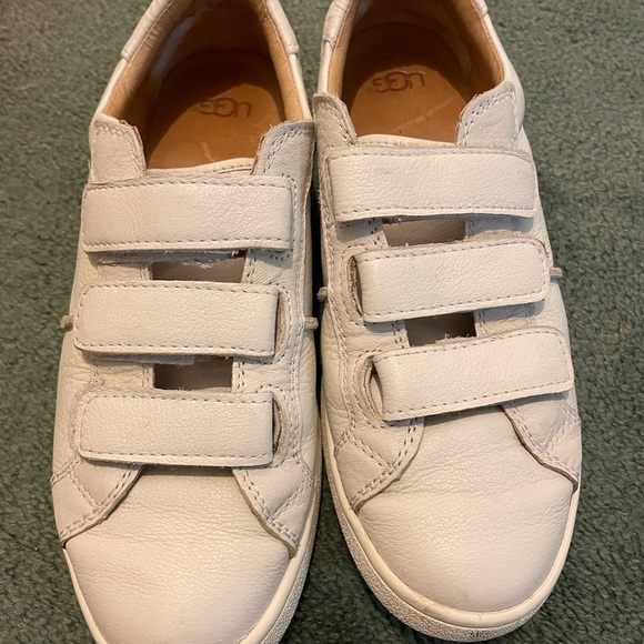 UGG Alix 8 - Picture 1 of 4